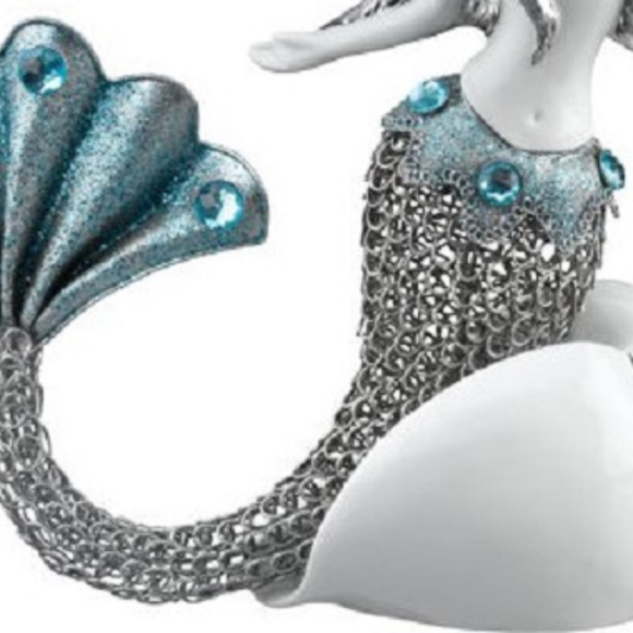 Jewels of the Sea White Porcelain Mermaid Nixie - Picture 2 of 2